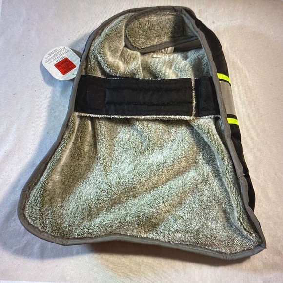 New Top Paw black dog coat with reflective strips fur lined size Medium - Picture 3 of 7